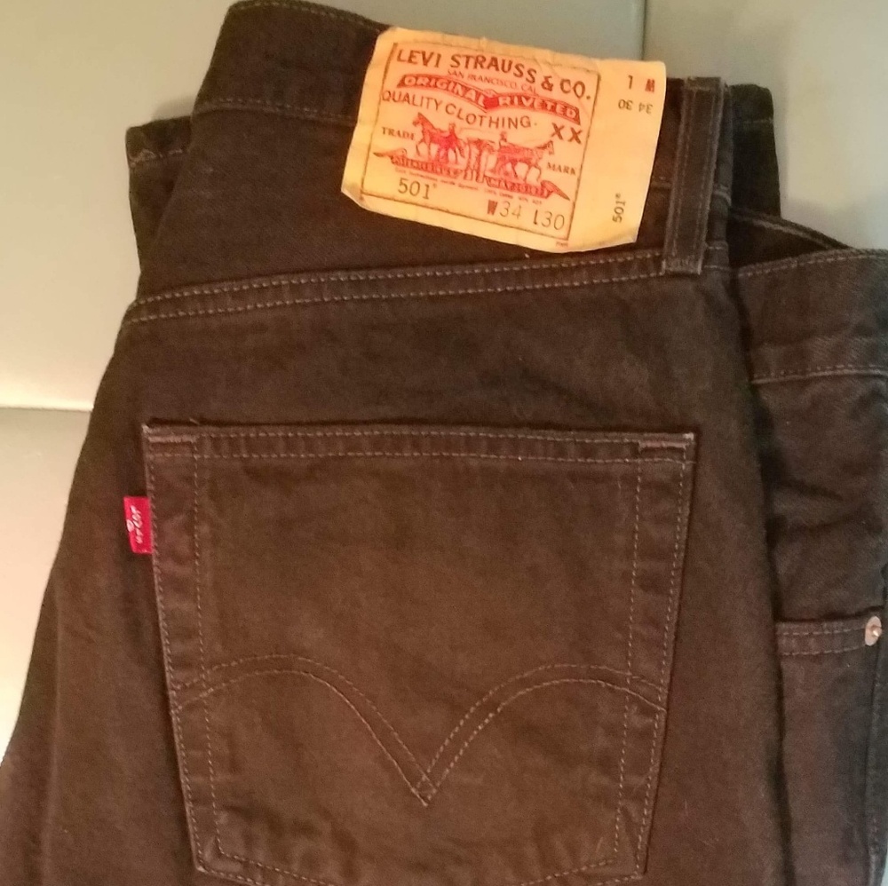 MENS BLACK LEVI 501 34W 30L.